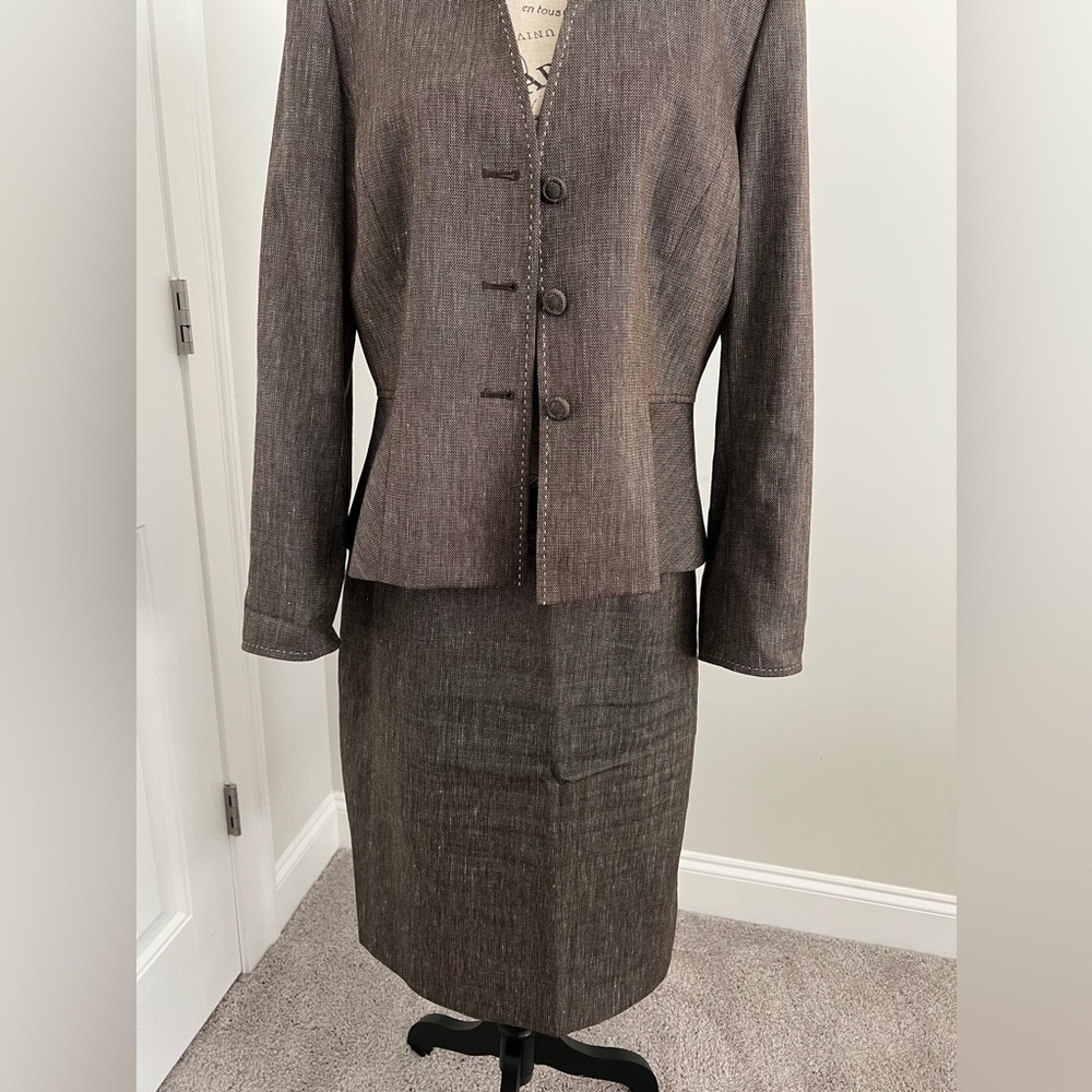 Tahari Women's Career Brown Polyester Blend 2 Piece Skirt Suit
